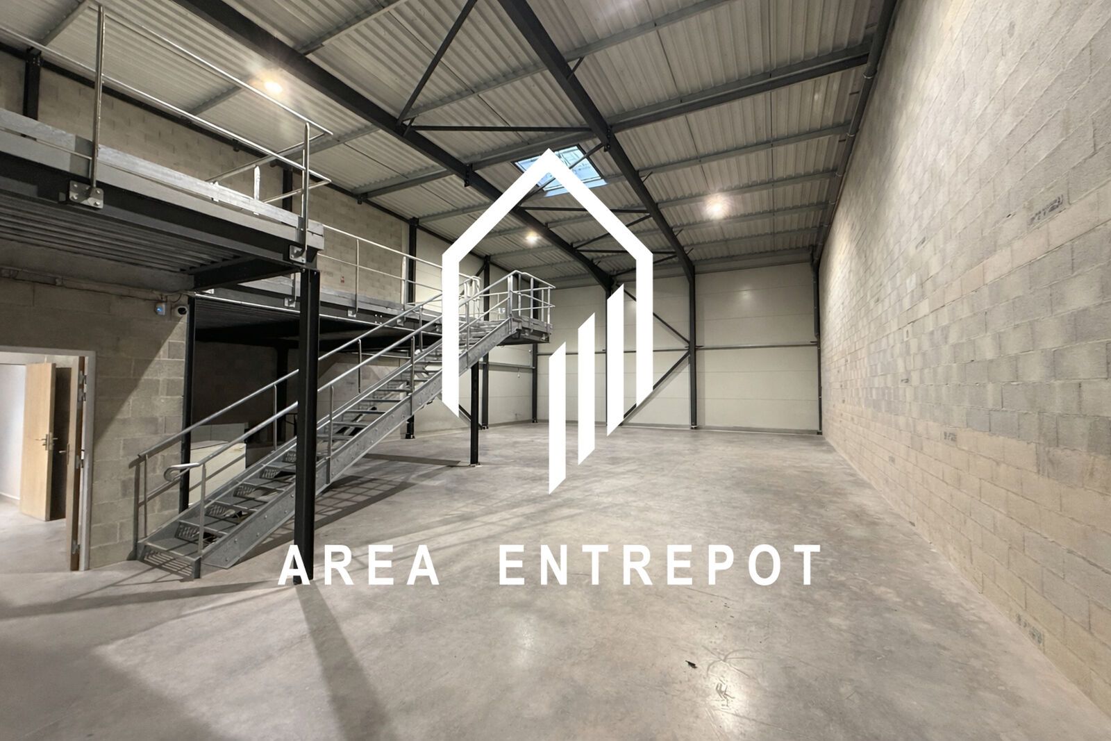 Vente Local d'activité Signes 83870